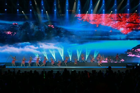 {娛樂城}(重庆旅游节目主持稿)